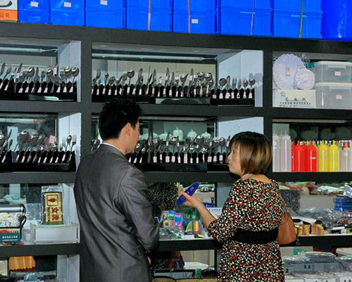 成都酒店一次性用品批發(fā)廠(chǎng)區(qū)展示